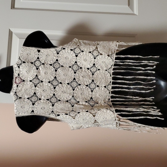 2b Bebe Crochet Style Vest - Picture 6 of 7